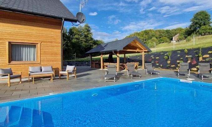 gmina Iwierzyce Casa | Confortable casa de vacaciones con piscina para 12 personas, Iwierzyce