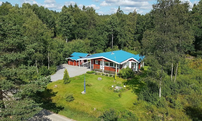 Muberg Casa | Casa confortable con su propia terraza en el lago.