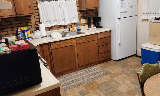 Roslyn Casa | Comfortable house with room for the gang! Perfect for hunting/fishing getaways