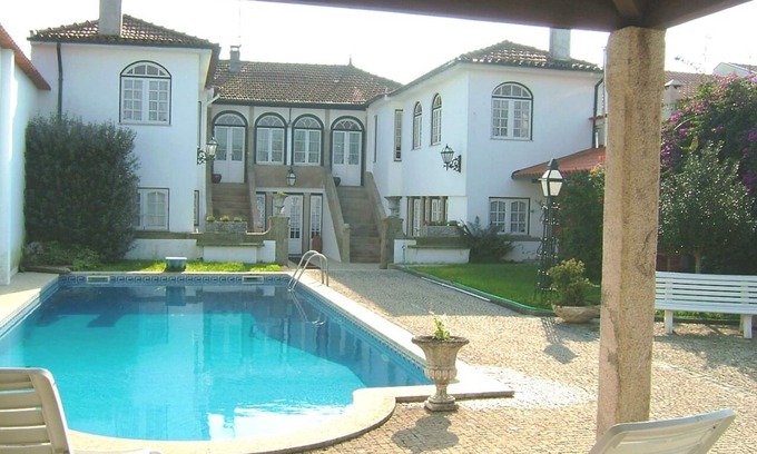Rates Villa | Cómoda casa señorial con piscina, para grupos grandes. Playas a 6km.
