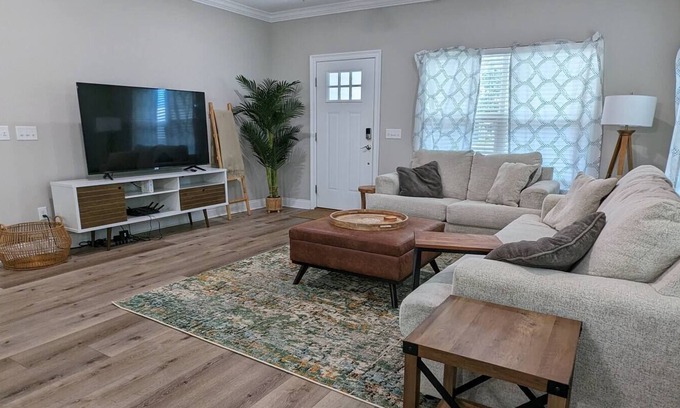 Panama City Casa | Comfortable, modern, spacious, pet-friendly home
