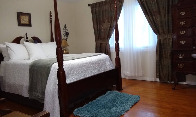 Evanston Casa | Lugar confortable en Evanston! Cerca de Northwestern y Loyola University.