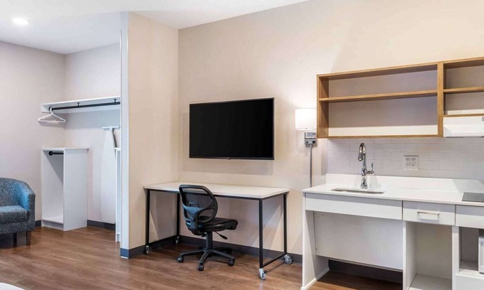 Trailer Estates Casa | Comfortable Room Steps from Shopping & Dining