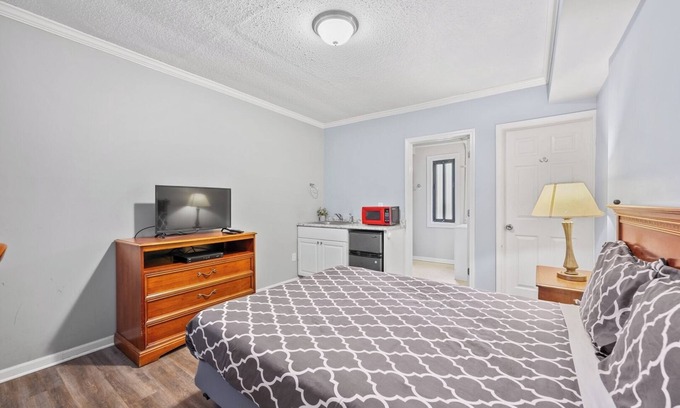 Riverview Apartamento | Comfortable Room With Bath in Brownstown