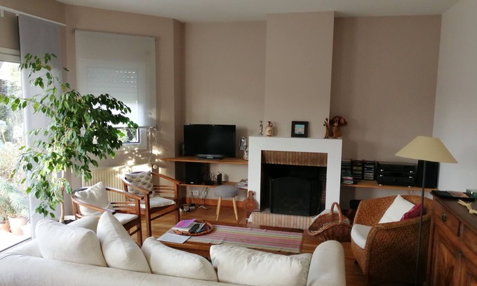 Sene Casa | Comfortable, spacious house in a quiet neighborhood.