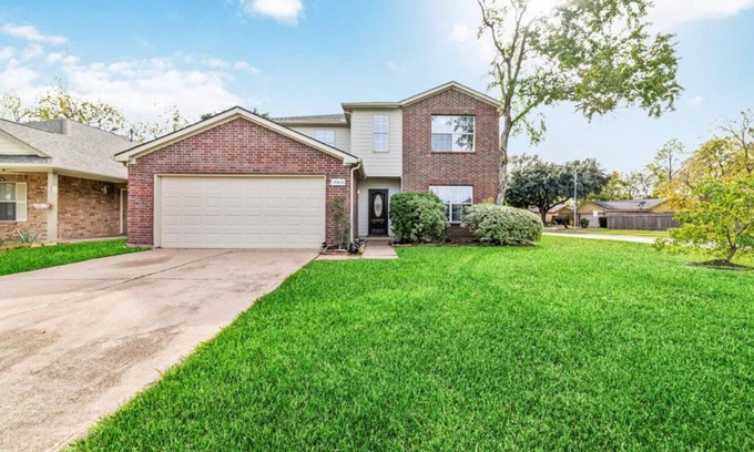 Clodine Casa | Comfortable & Spacious Stay in Prime Houston Location