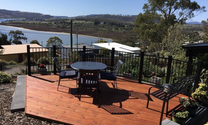 Primrose Sands Apartamento | Comfortable studio apartment overlooking the beautiful Carlton River