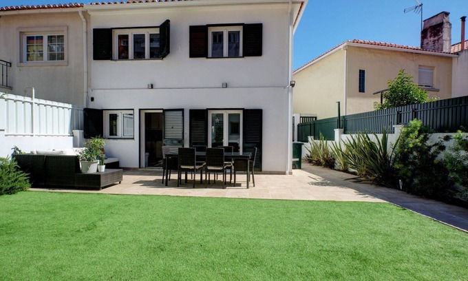 Penha de Franca Casa | Comfortable Town House in Quiet Area by LovelyStay