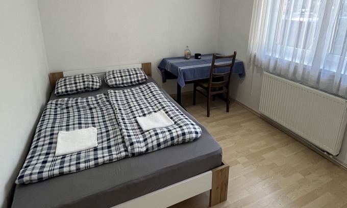 Siska District Apartamento | Comfortable Two Bedroom Apartment with Parking