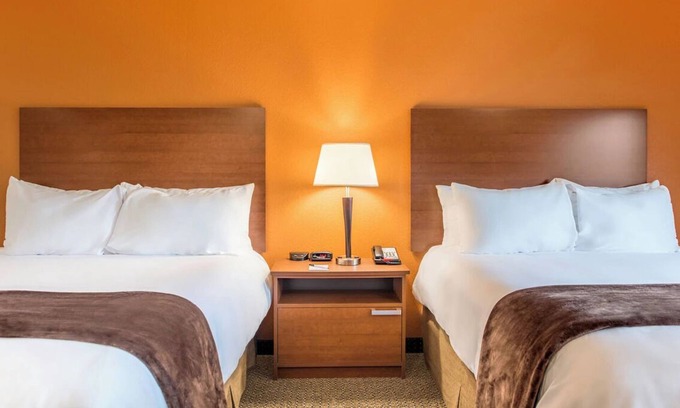 Fargo Hotel | Comfortable Unit w/ In-Room Kitchen Near Scheels Arena