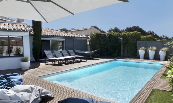 La Flotte Chalet De Esquí | Villa para 12 con piscina