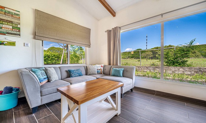Villarreal Casa | Comfortable villa with 2 king beds, fast Wi-Fi, full kitchen & patio