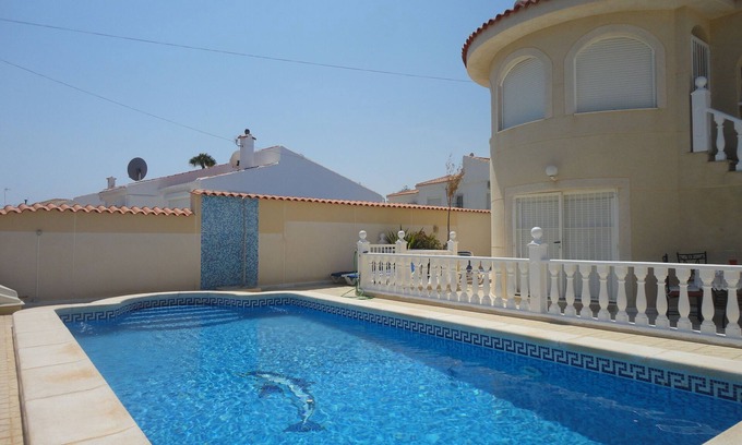 San Fulgencio Villa | Confortable villa con piscina privada y jardín a 3 km de la playa