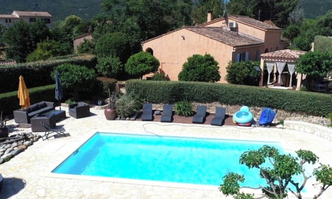Appietto Villa | VILLA CONFORTABLE CON PISCINA PRIVADA Y JACUZZI CERCA DE LAS PLAYAS