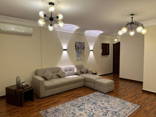 Al Rehab Apartamento | Comfy 2 Bedroom Luxury apartment in Rehab city
