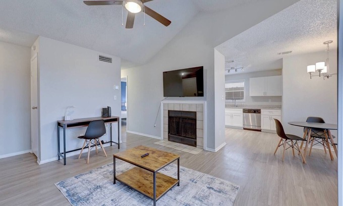 Milwood Apartamento | Comfy 2BD Apt | Austin Texas