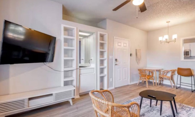 Milwood Apartamento | Comfy 2BD Apt | Austin Texas
