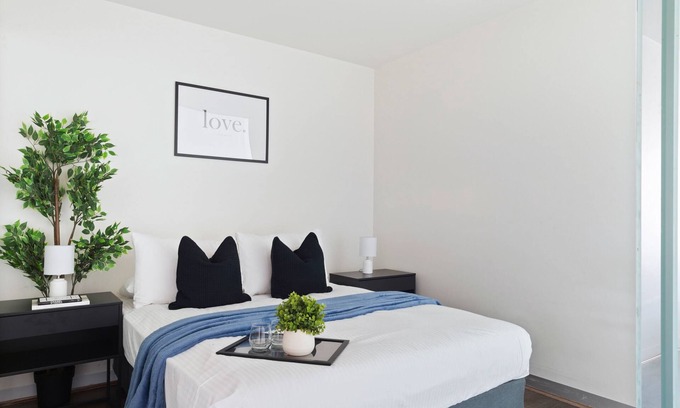 Carlton South Apartamento | Comfy 2BR Apt Only a-4-min Walk to Victoria Market