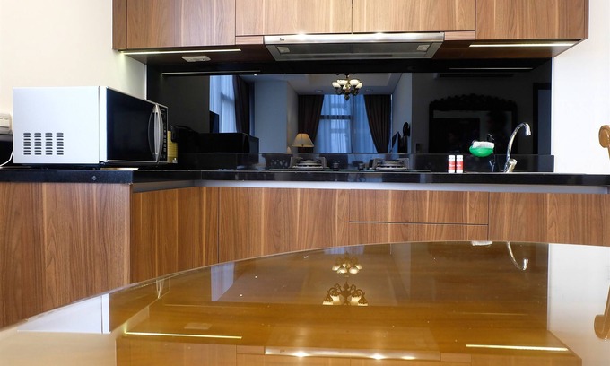 Pancoran Apartamento | Comfy 2BR L'Avenue Apartment