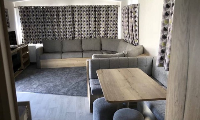Newquay Casa | Comfy 3-bed Caravan @ Newquay Holiday Park