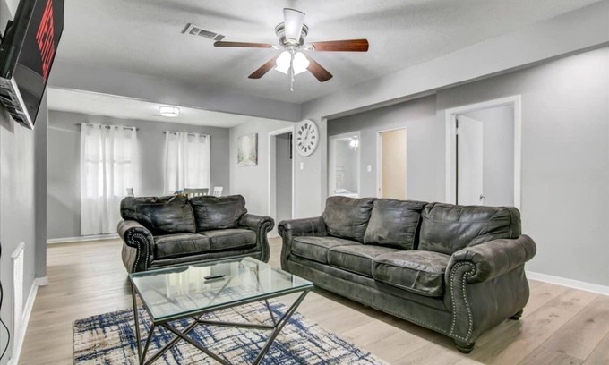 Bridge City Casa | Comfy 3 bedroom home w/ fenced yard