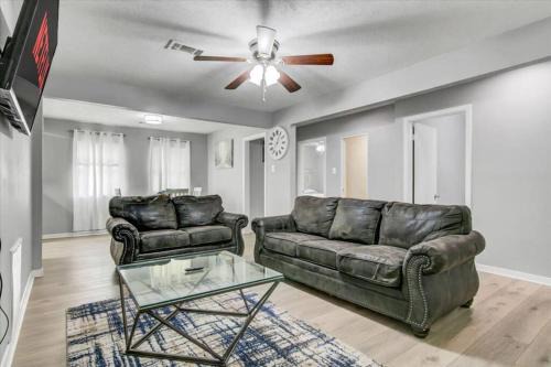 Bridge City Casa | Comfy 3 bedroom home w/fenced yard