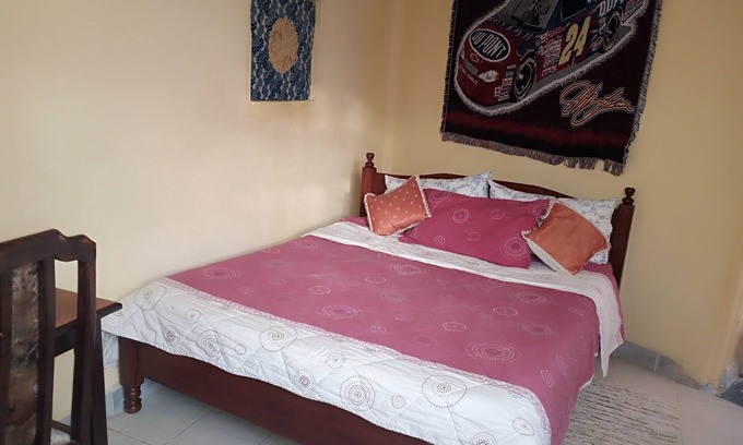 Naivasha Cama Y Desayuno | Comfy and Serene 1-Bedroom minutes from lake Naivasha with a lake view ,Perfect