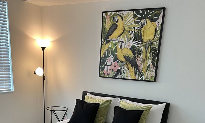 SilverLakes Condominio | Comfy Chic Town Home
