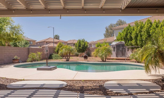 Bell West Ranch Casa | Comfy House, Private Backyard w/ Pool, BBQ, Citrus