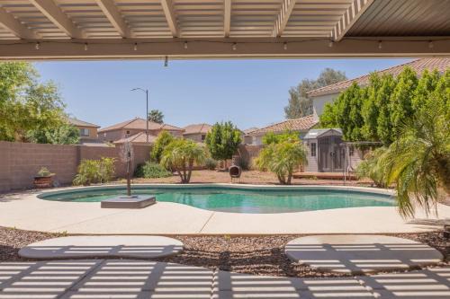 Bell West Ranch Casa | Comfy House Private Backyard with Pool BBQ Citrus