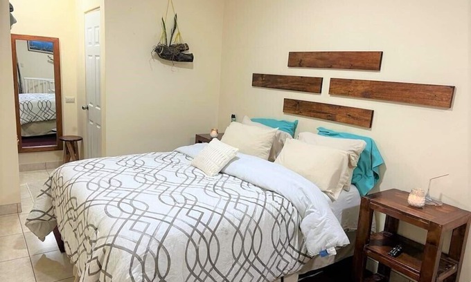Chimaltenango Apartamento | COMFY. Washer and dryer,full kitchen,Internet, Netflix,