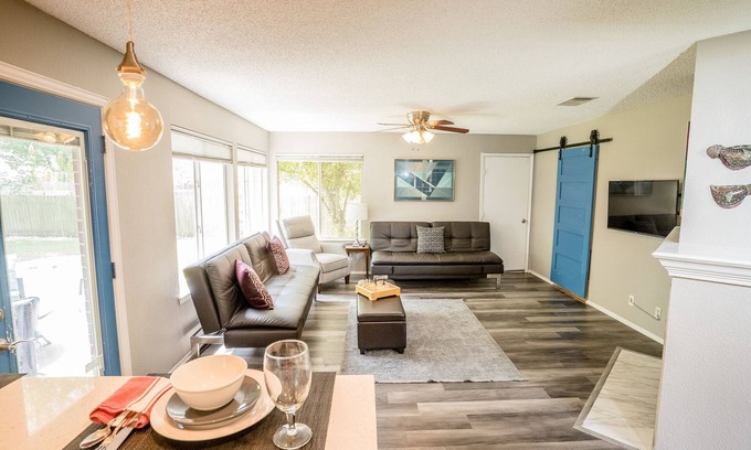 Saxony Casa | ★Comfy & Inviting Pflugerville Home★ Fast Internet