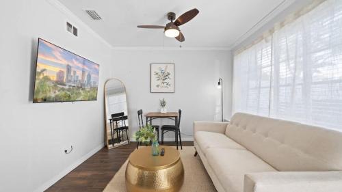 Riverside Heights Casa | Comfy Modern Farmhouse Cottage w/Private Patio!