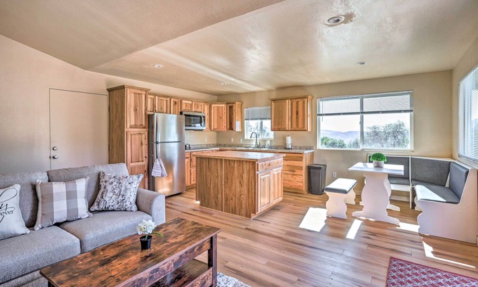 Yosemite Forks Casa | Comfy Oakhurst Duplex Near Hiking & Sightseeing!