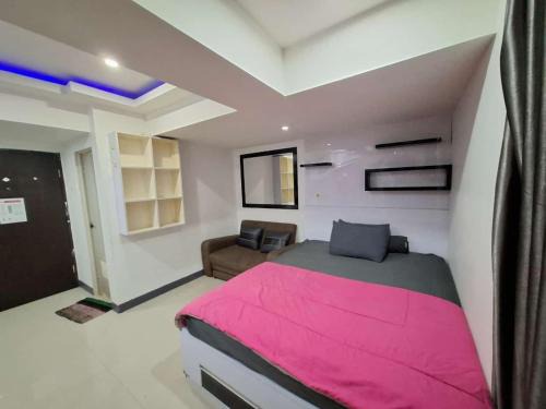 Cipaganti Apartamento | Comfy Rooms Jarrdin Apartment Cihampelas Bandung by Made