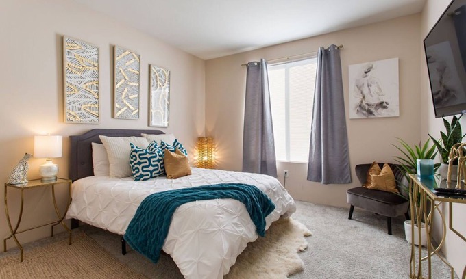 Glendale Apartamento | Comfy SANCTUARY- LAX Airport/SOFI Stadium /3 HOT TUBS/2 POOLS