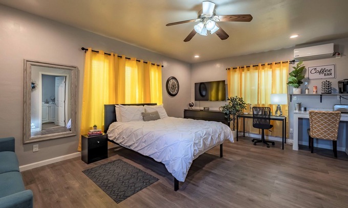 Carmichael Casa | Comfy Studio in Carmichael, Netflix, Disney+