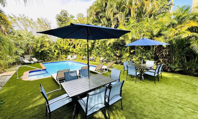 Lake Ridge Apartamento | Comfy Studio w/ Sofa Bed & Pool Access