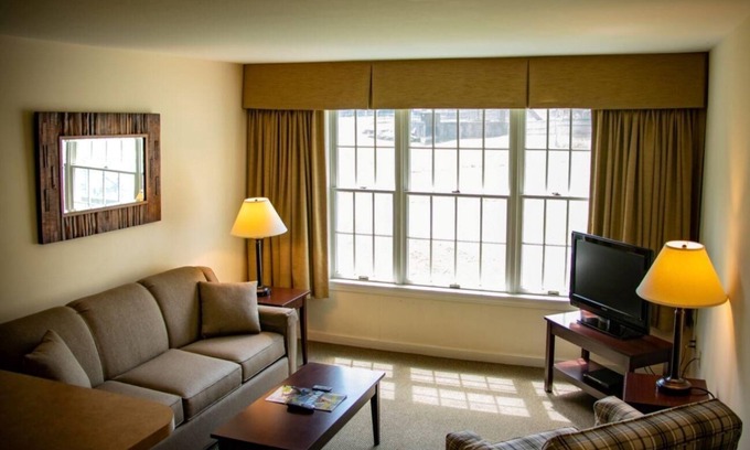 Hancock Hotel | Comfy Suite in the Berkshires w/ WiFi & Great Resort Amenities!