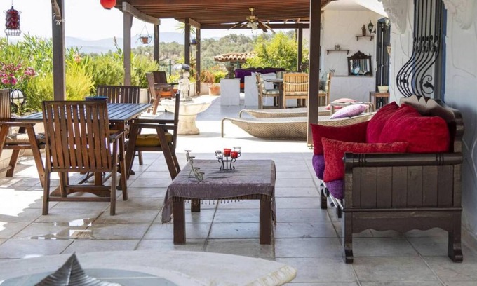 Bogazici Otro | Comfy Triplex near Beach with Garden in Bodrum