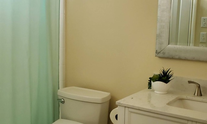 Cedar Park Casa | coming home to cozy comfy room