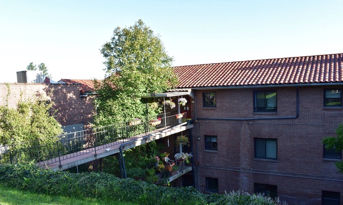 Cliff - Cannon Apartamento | Vista de Spokane al mando desde un apartamento icónico de 2 habitaciones en el histórico distrito de St John