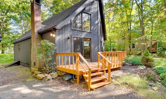 Albrightsville Cabina | Community Beach Access: Modern Poconos Cabin!