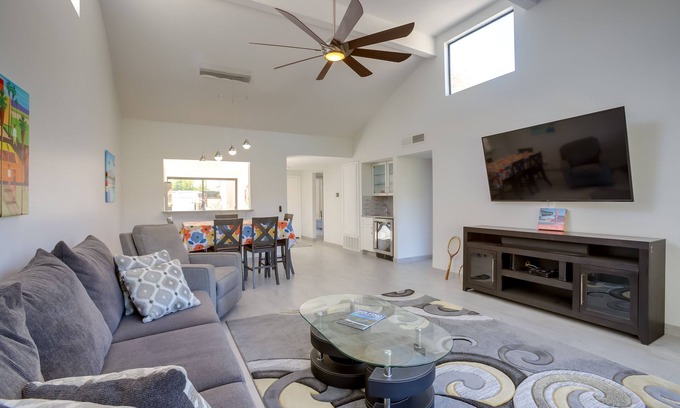 Cathedral City Condominio | Community Perks, 2 Patios: Cathedral City Condo!