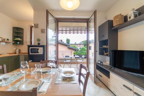 San Fermo della Battaglia Apartamento | Como 5 min - House with Terrace and Parking - Wifi