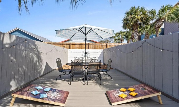 Biltmore Beach Casa | Compass Cottage