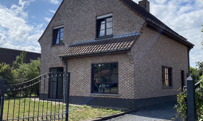 Lokeren Casa | Complete house with garden 10 people - 5 bedrooms - free parking