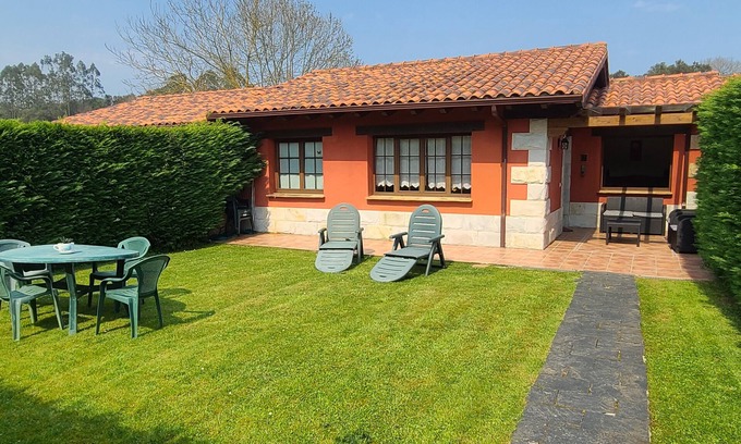 La Portilla Cabaña | Apartamento completo rojo en Llanes