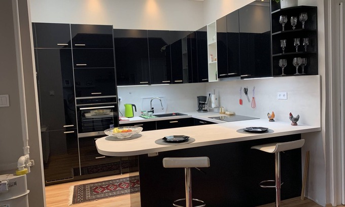 Nepszinhaz negyed Apartamento | Completely refurbished, renovated bright apartment!!!