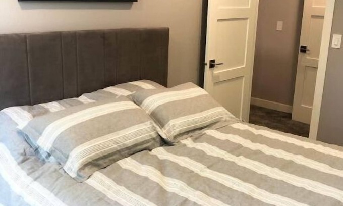 Clear Lake Cabaña | Completely remodeled home within walking distance to the lake!